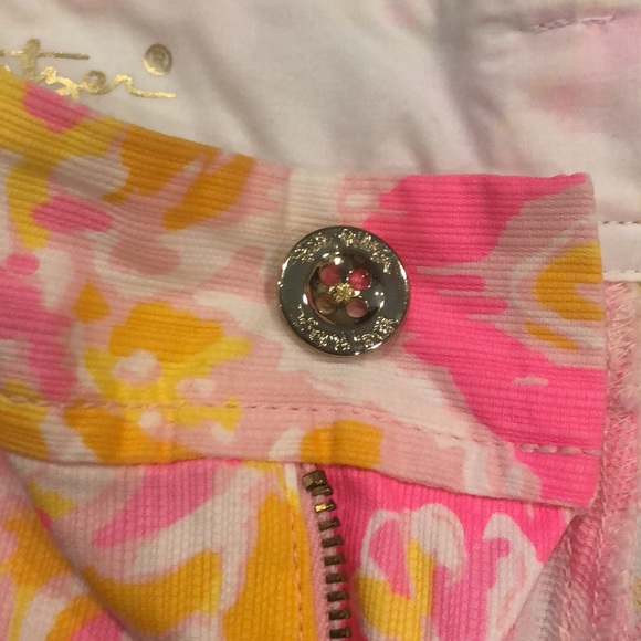 Callahan lilly pulitzer shorts. size 2. - Picture 4 of 11